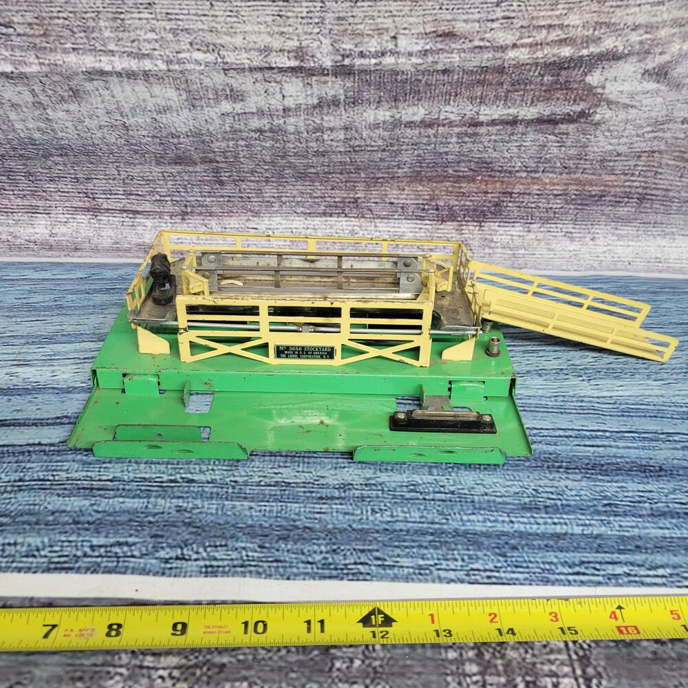 Vintage Lionel O gauge 3656 stockyard pressed steel incomplete untested parts